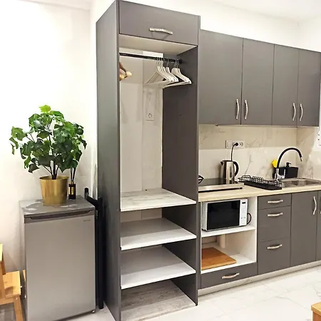 Mikalis Studio-3